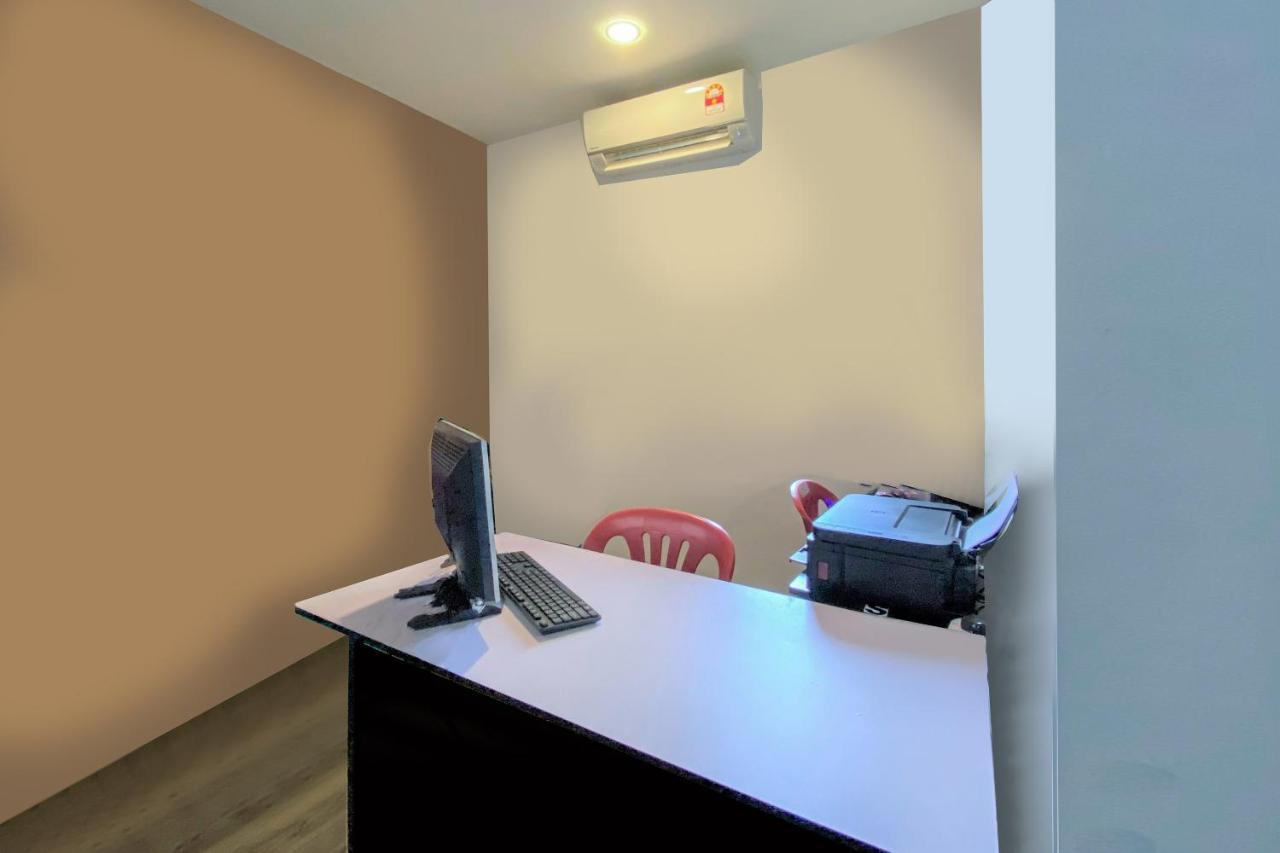Spot On 90123 Rainbow Guest House George Town Exterior foto