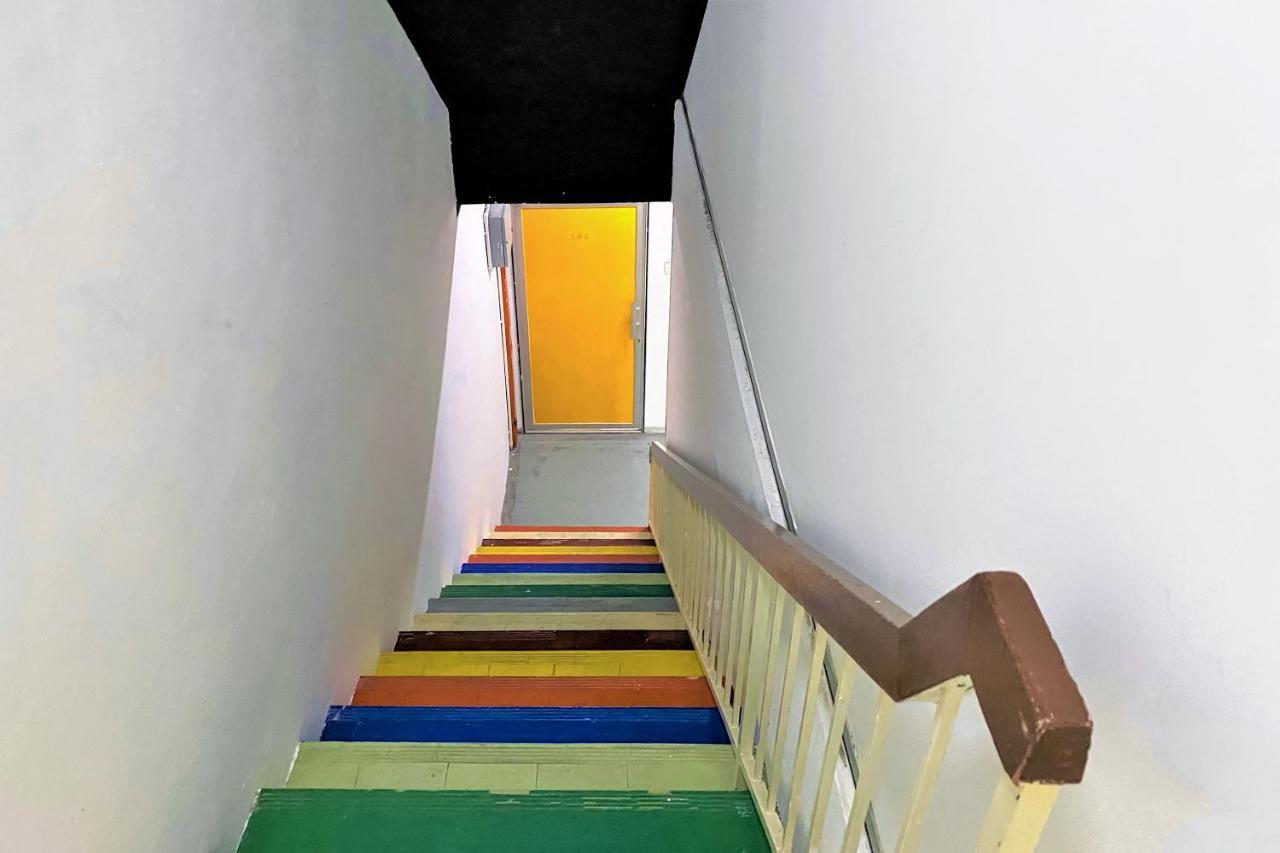 Spot On 90123 Rainbow Guest House George Town Exterior foto